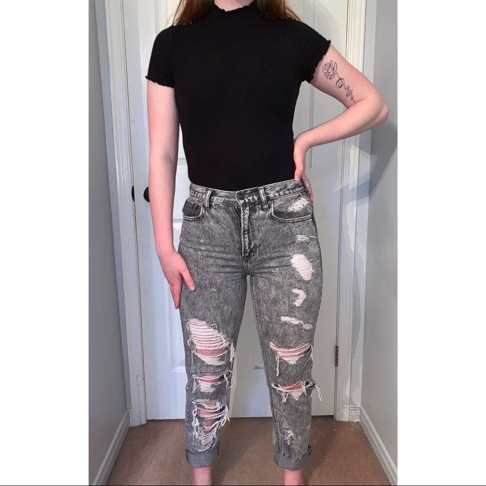 ~SOLD~ American Eagle Distressed Mom Jeans